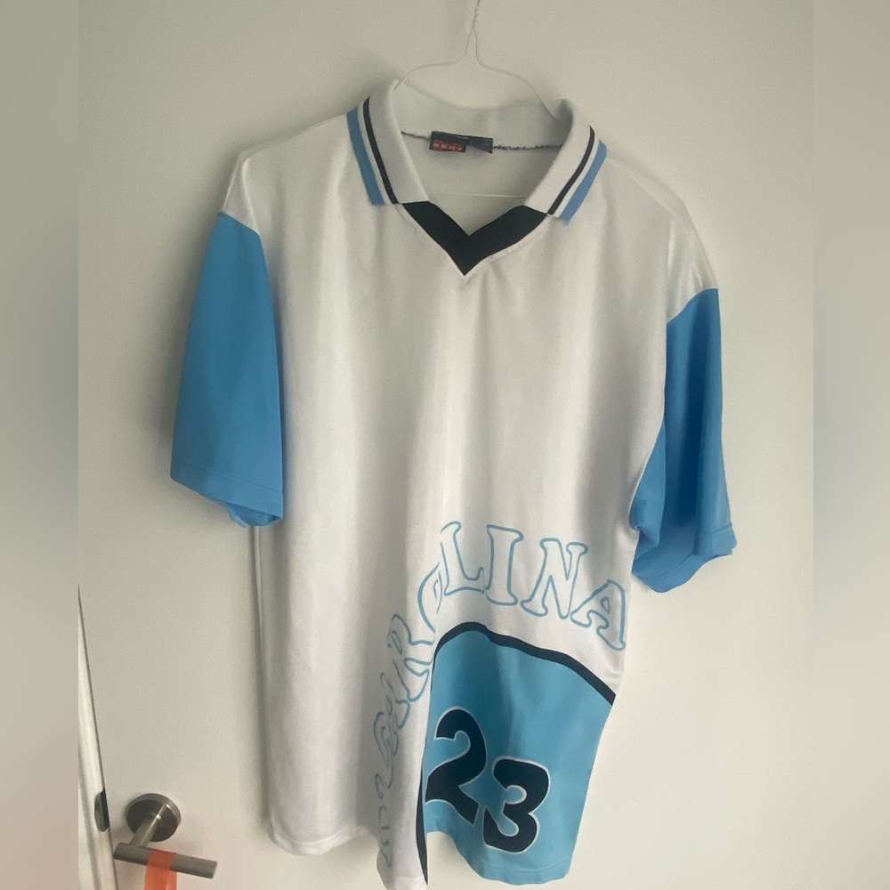 North Carolina shirt with Collar. White and blue XL